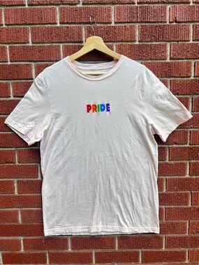 Eighty Eight Pride Rainbow Embroidered Graphic T-Shirt Men’s Large Light Pink
